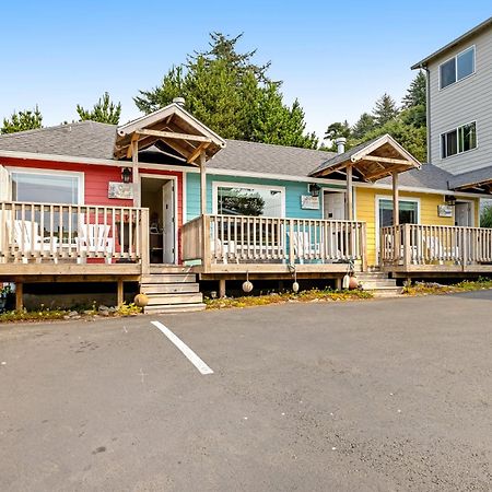 Captain'S Quarters And Cabins Depoe Bay Room photo