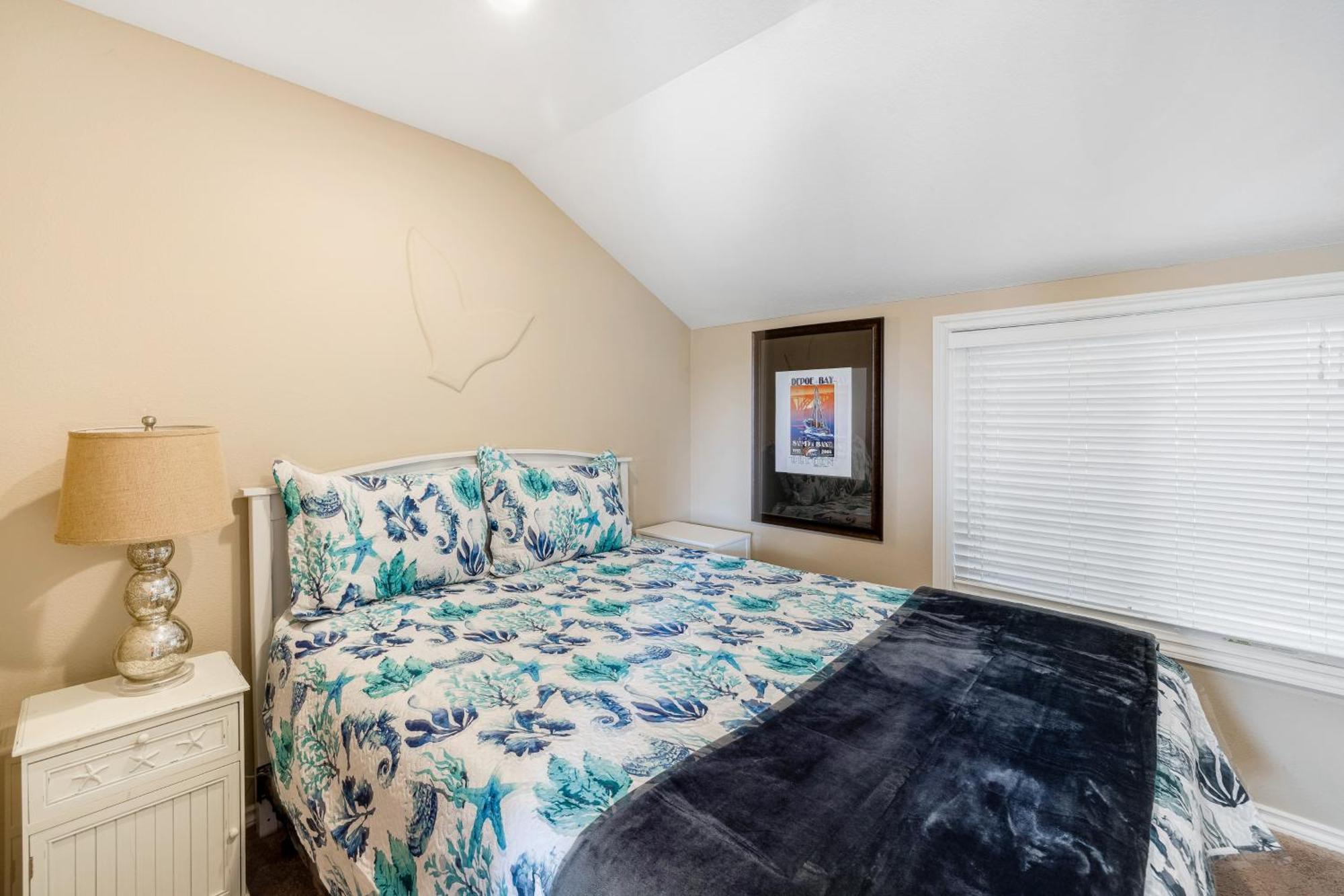 Captain'S Quarters And Cabins Depoe Bay Room photo