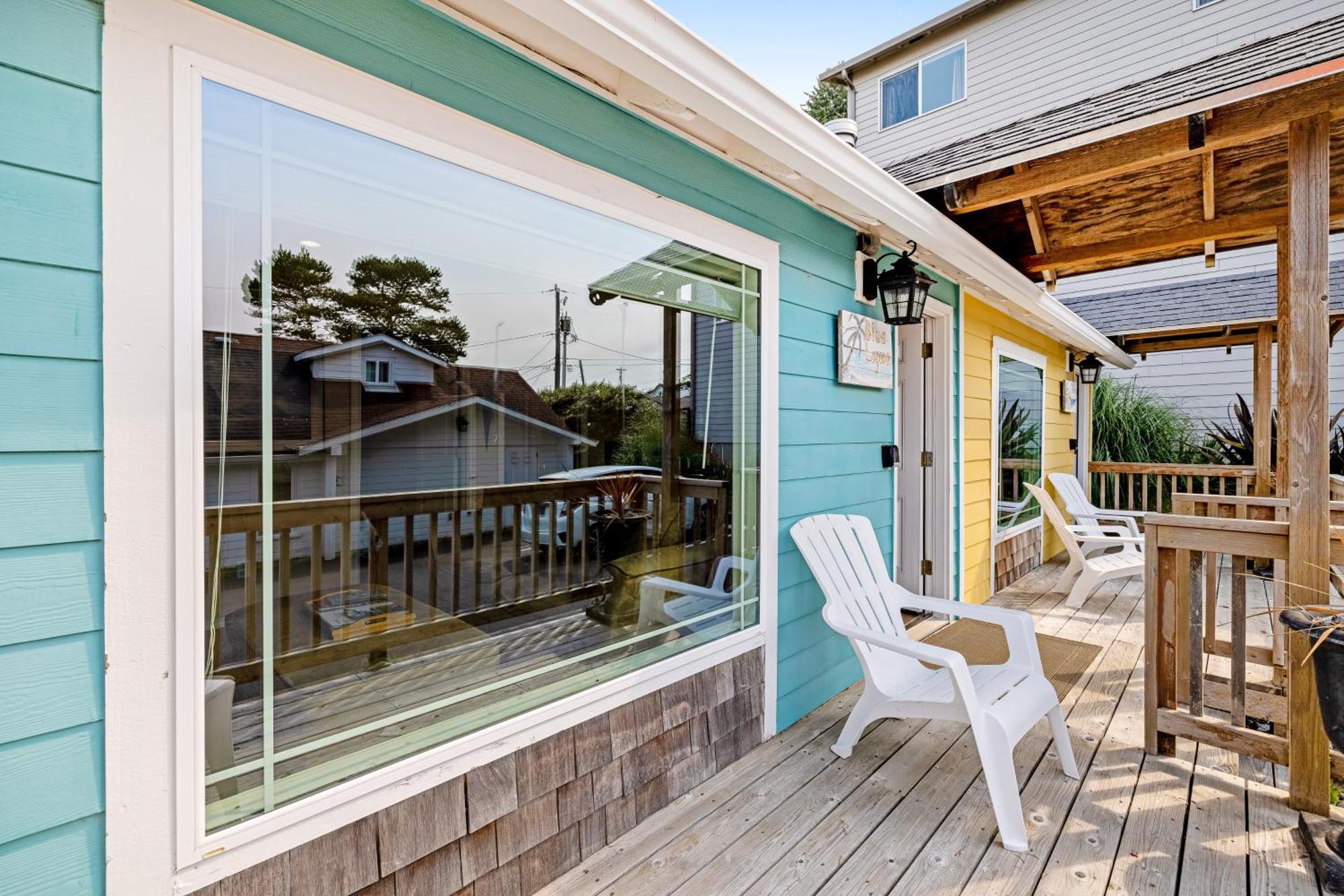 Captain'S Quarters And Cabins Depoe Bay Room photo