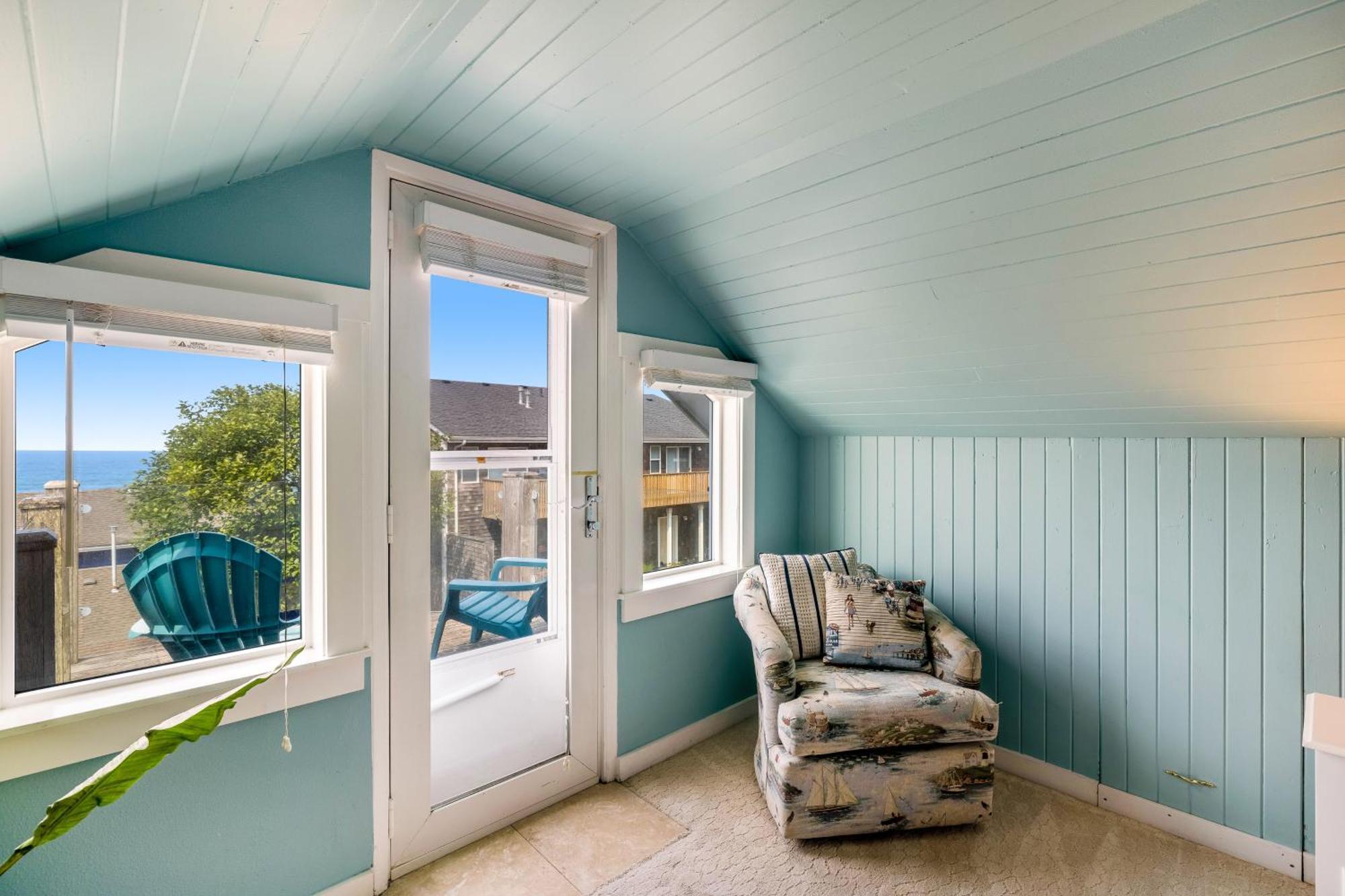 Captain'S Quarters And Cabins Depoe Bay Room photo